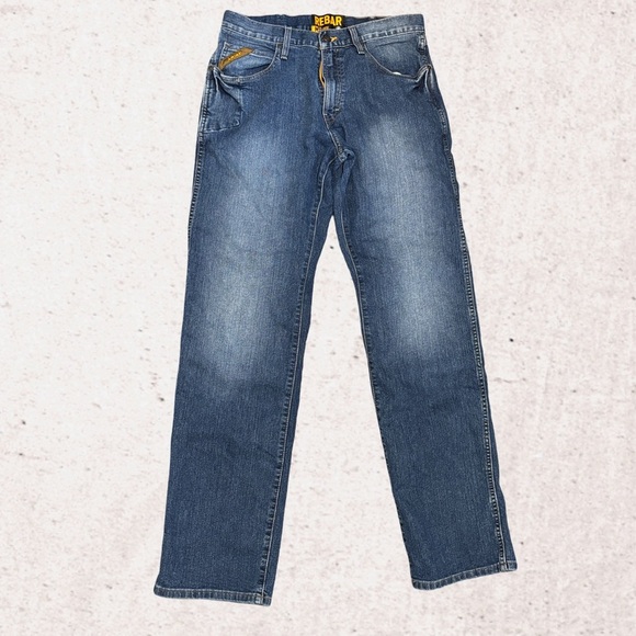 Ariat Relaxed Blue Jeans with Classic Style - Picture 1 of 3